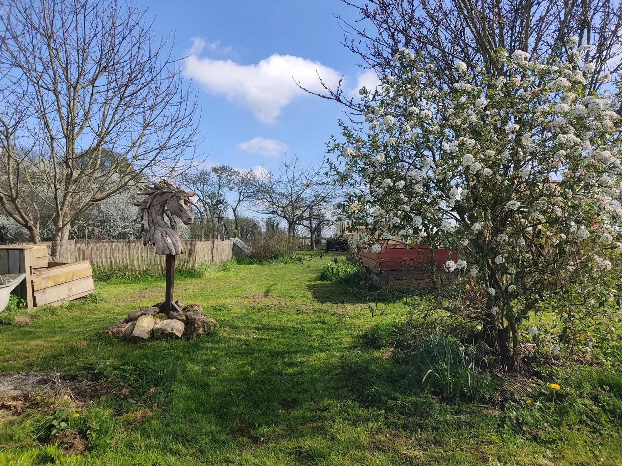 Bed and Breakfast La Valise A Cheval Mezieres-sur-Ponthouin Экстерьер фото